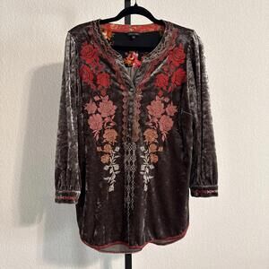John Mark Floral Embroidered Velvet Tunic Top Mink Size XS
